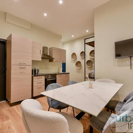 Appartamento Urban Flat 159 - Charming 3bdr Flat In *
